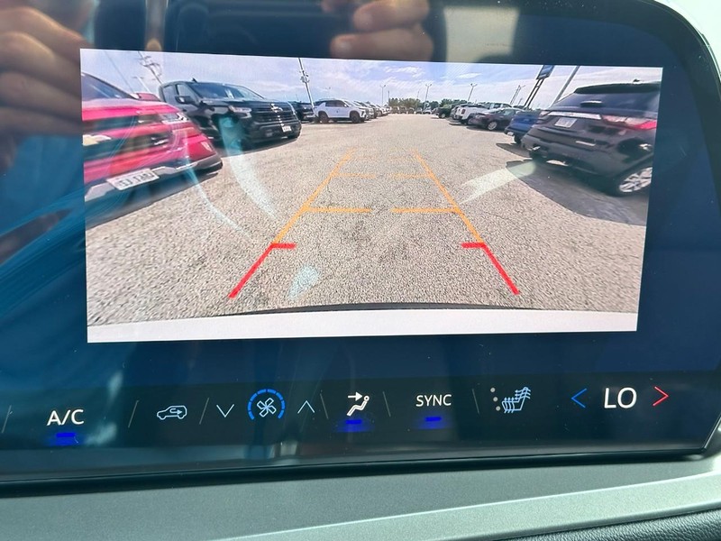 Chevrolet Traverse Vehicle Full-screen Gallery Image 16