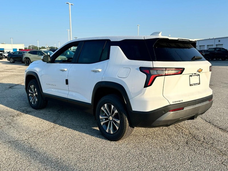 Chevrolet Equinox Vehicle Full-screen Gallery Image 3