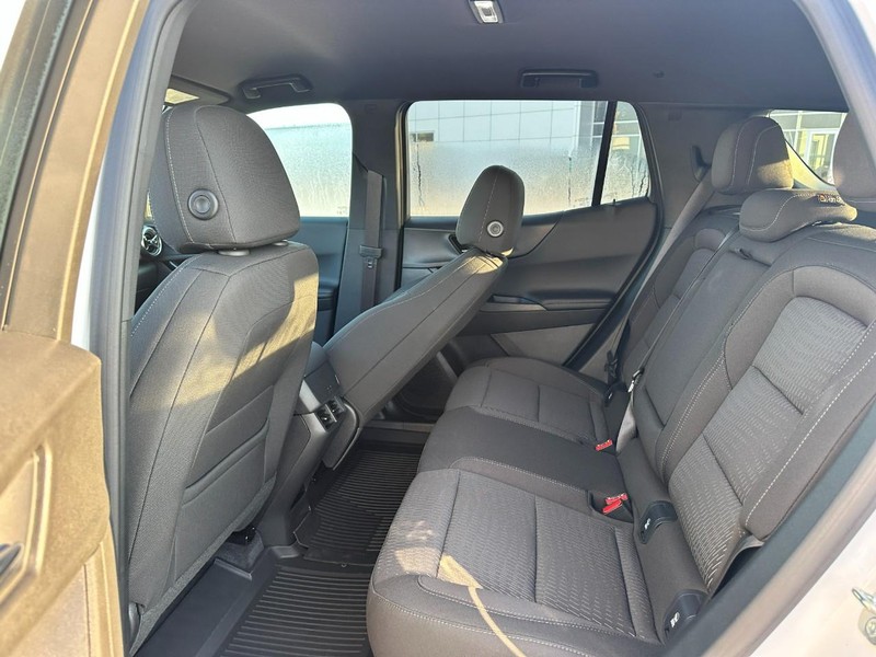 Chevrolet Equinox Vehicle Full-screen Gallery Image 4