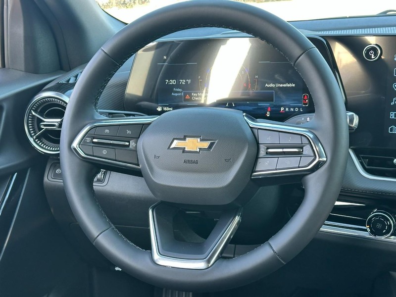 Chevrolet Equinox Vehicle Full-screen Gallery Image 6