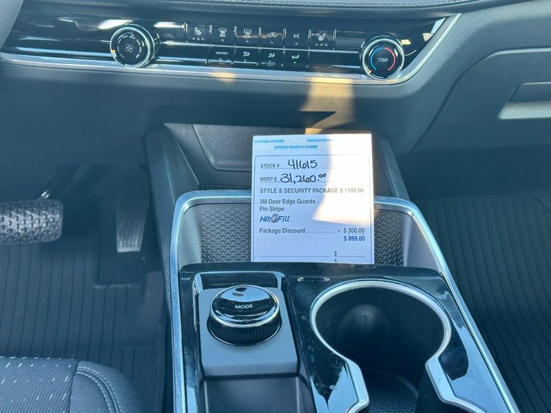 Chevrolet Equinox Vehicle Full-screen Gallery Image 8