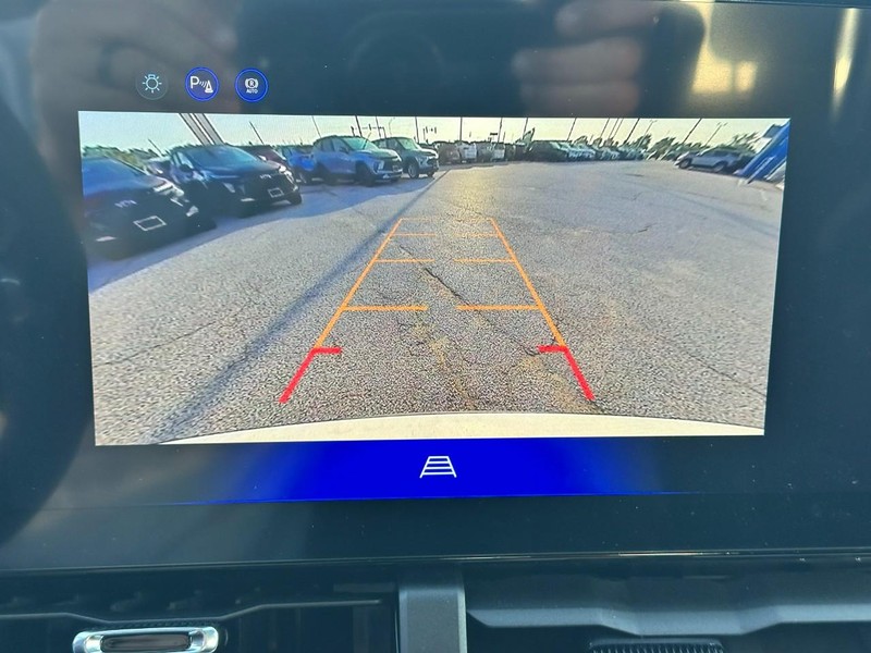 Chevrolet Equinox Vehicle Full-screen Gallery Image 14
