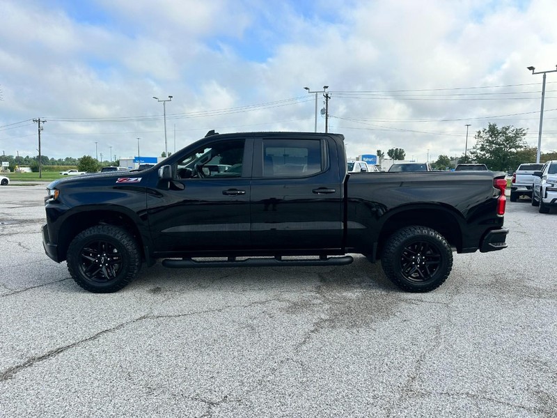 Chevrolet Silverado 1500 LTD Vehicle Full-screen Gallery Image 2