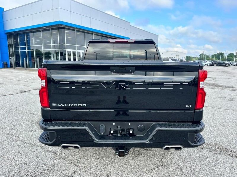 Chevrolet Silverado 1500 LTD Vehicle Full-screen Gallery Image 4