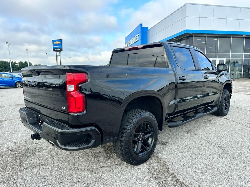 Chevrolet Silverado 1500 LTD Vehicle Full-screen Gallery Image 6