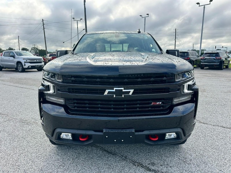 Chevrolet Silverado 1500 LTD Vehicle Full-screen Gallery Image 9