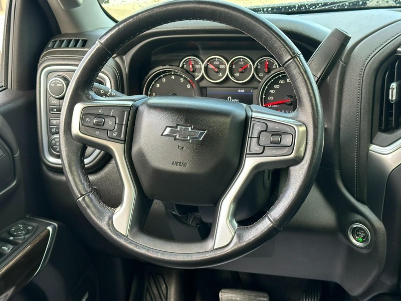 Chevrolet Silverado 1500 LTD Vehicle Full-screen Gallery Image 13