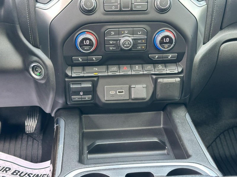 Chevrolet Silverado 1500 LTD Vehicle Full-screen Gallery Image 15