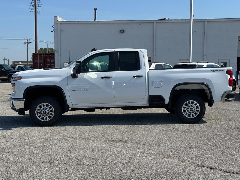 Chevrolet Silverado 2500HD Vehicle Full-screen Gallery Image 2