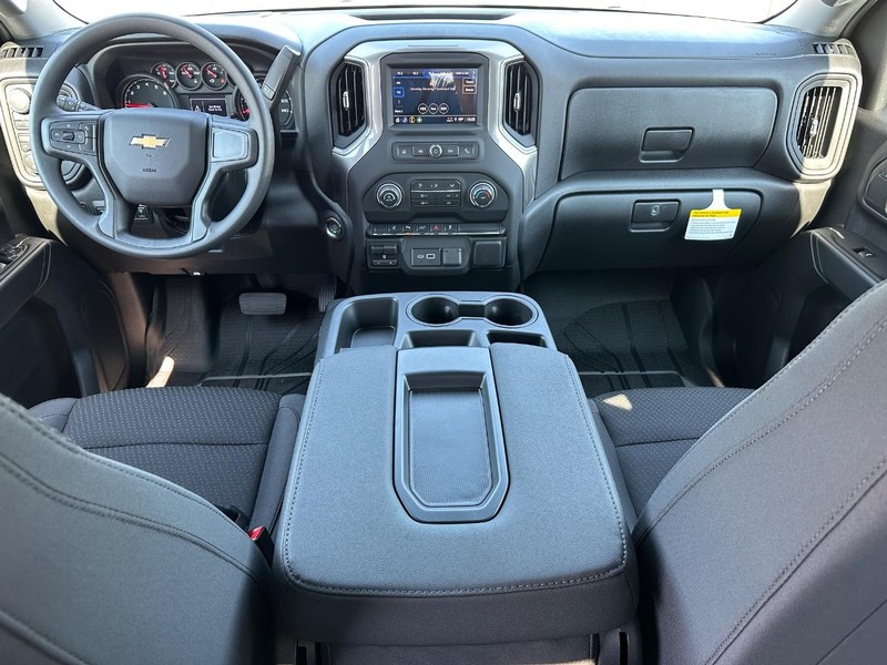 Chevrolet Silverado 2500HD Vehicle Full-screen Gallery Image 6