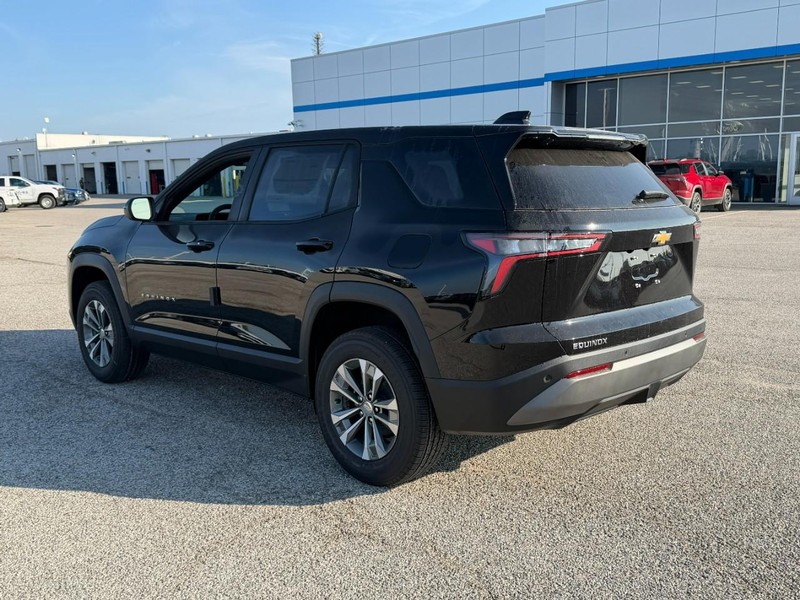 Chevrolet Equinox Vehicle Full-screen Gallery Image 3