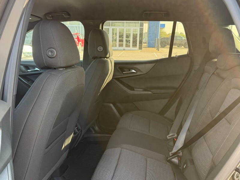 Chevrolet Equinox Vehicle Full-screen Gallery Image 4