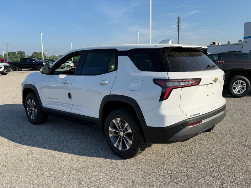 Chevrolet Equinox Vehicle Full-screen Gallery Image 3