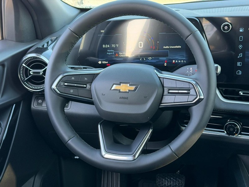 Chevrolet Equinox Vehicle Full-screen Gallery Image 6