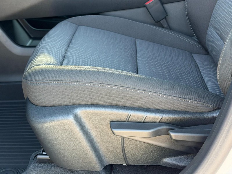 Chevrolet Equinox Vehicle Full-screen Gallery Image 10