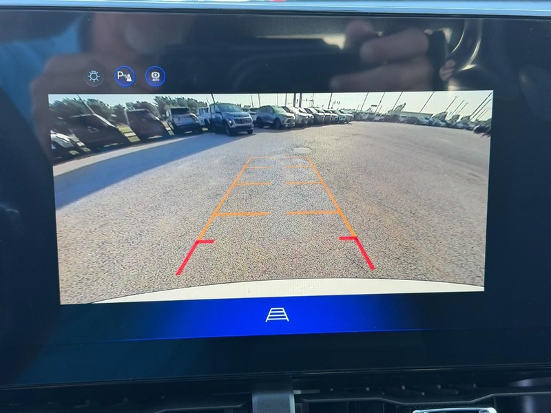 Chevrolet Equinox Vehicle Full-screen Gallery Image 13