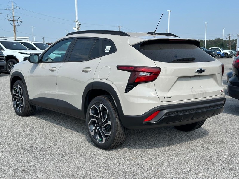 Chevrolet Trax Vehicle Full-screen Gallery Image 3