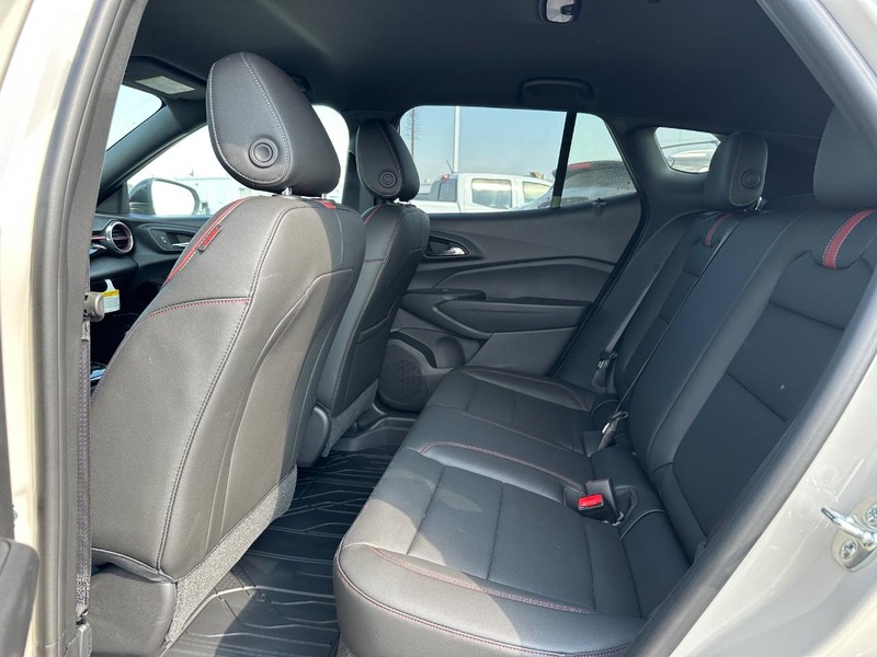 Chevrolet Trax Vehicle Full-screen Gallery Image 5