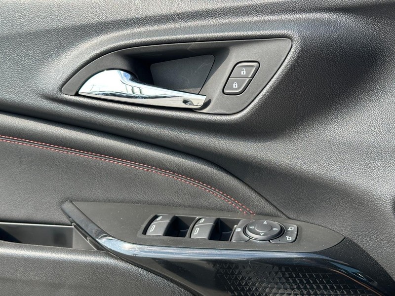 Chevrolet Trax Vehicle Full-screen Gallery Image 17