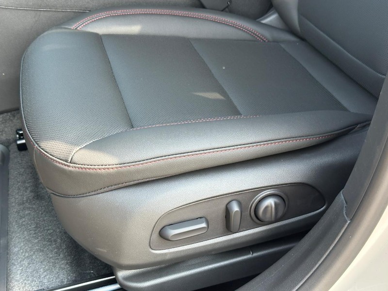 Chevrolet Trax Vehicle Full-screen Gallery Image 18