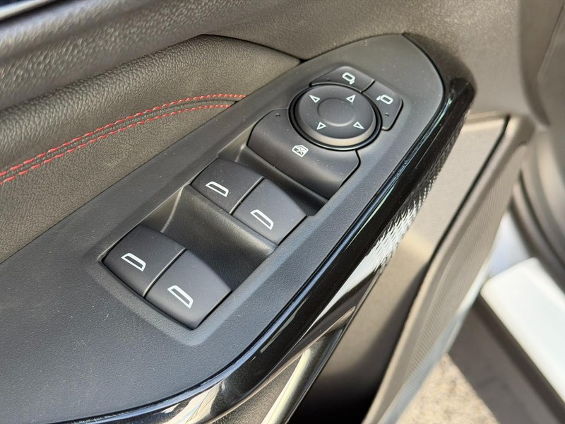 Chevrolet Trax Vehicle Full-screen Gallery Image 9
