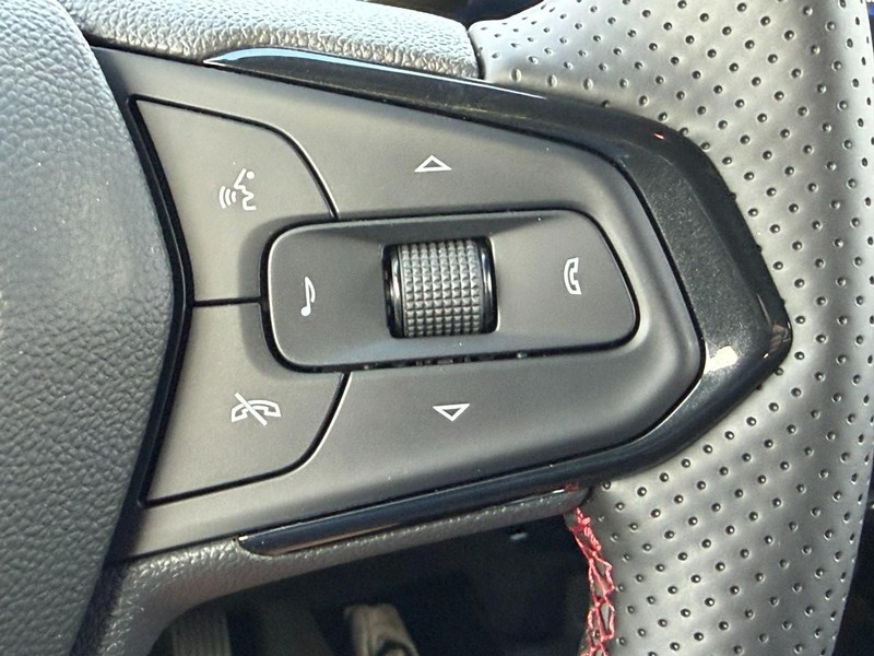 Chevrolet Trax Vehicle Full-screen Gallery Image 12