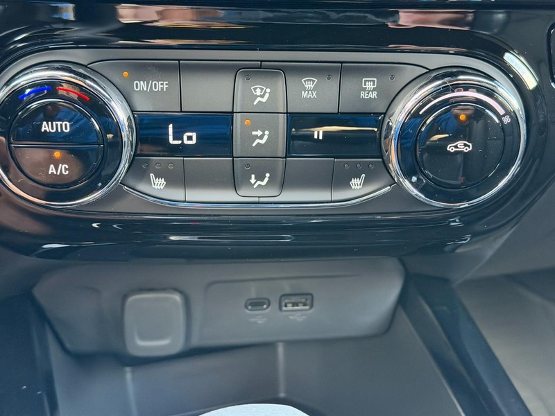 Chevrolet Trax Vehicle Full-screen Gallery Image 13