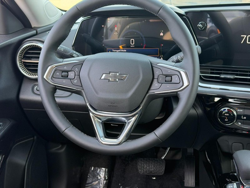 Chevrolet Trax Vehicle Full-screen Gallery Image 6