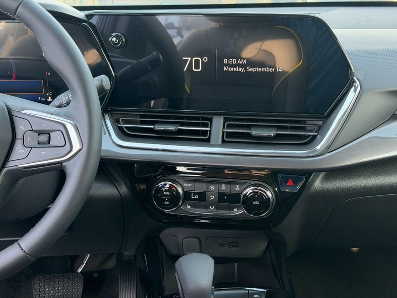 Chevrolet Trax Vehicle Full-screen Gallery Image 7