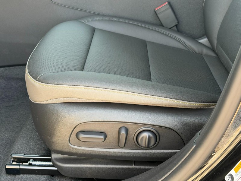 Chevrolet Trax Vehicle Full-screen Gallery Image 10