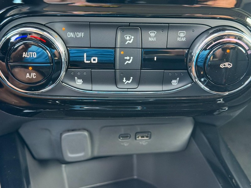 Chevrolet Trax Vehicle Full-screen Gallery Image 13