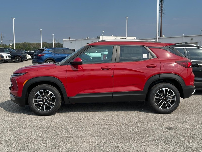 Chevrolet TrailBlazer Vehicle Full-screen Gallery Image 2