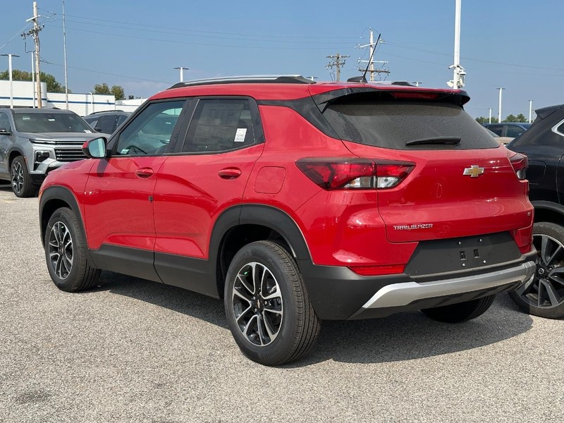 Chevrolet TrailBlazer Vehicle Full-screen Gallery Image 3