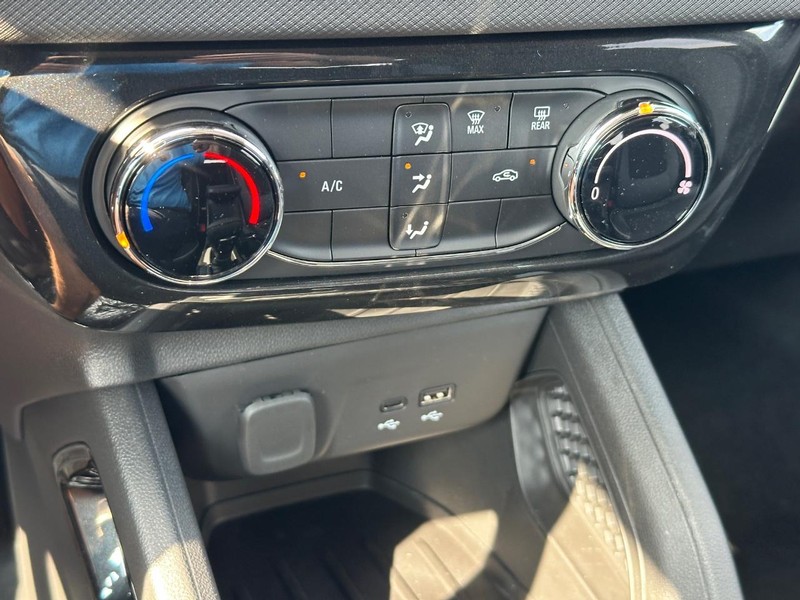 Chevrolet TrailBlazer Vehicle Full-screen Gallery Image 13
