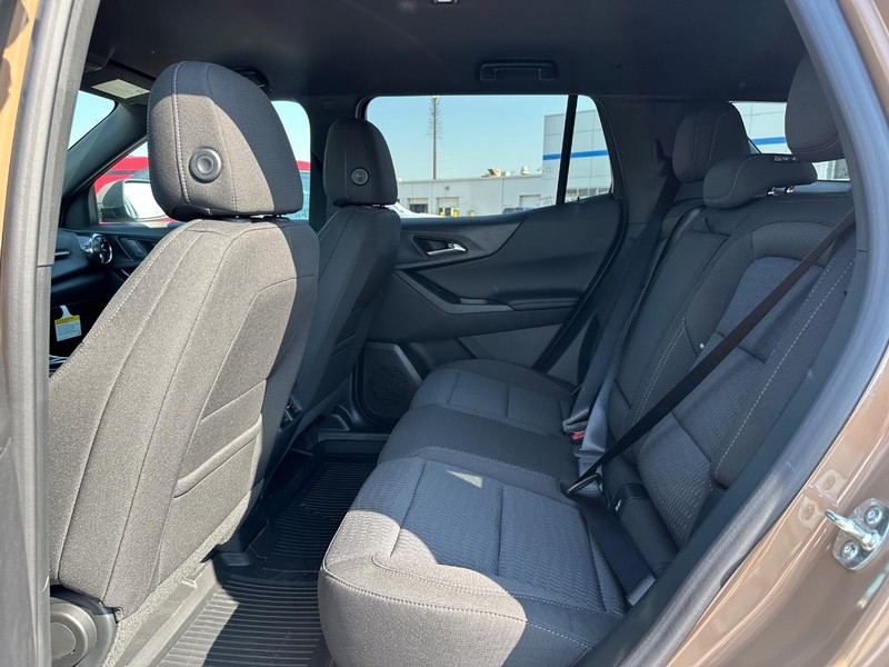 Chevrolet Equinox Vehicle Full-screen Gallery Image 5