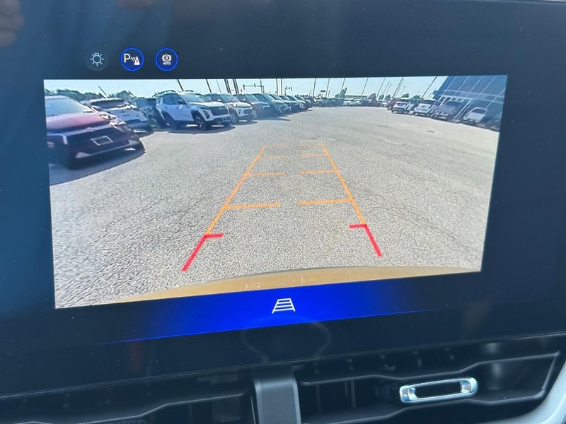 Chevrolet Equinox Vehicle Full-screen Gallery Image 12