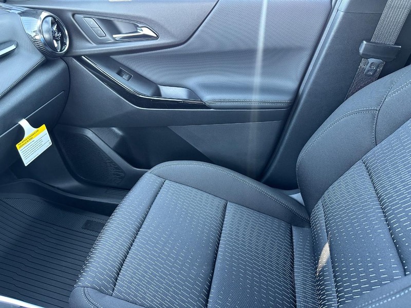 Chevrolet Equinox Vehicle Full-screen Gallery Image 15