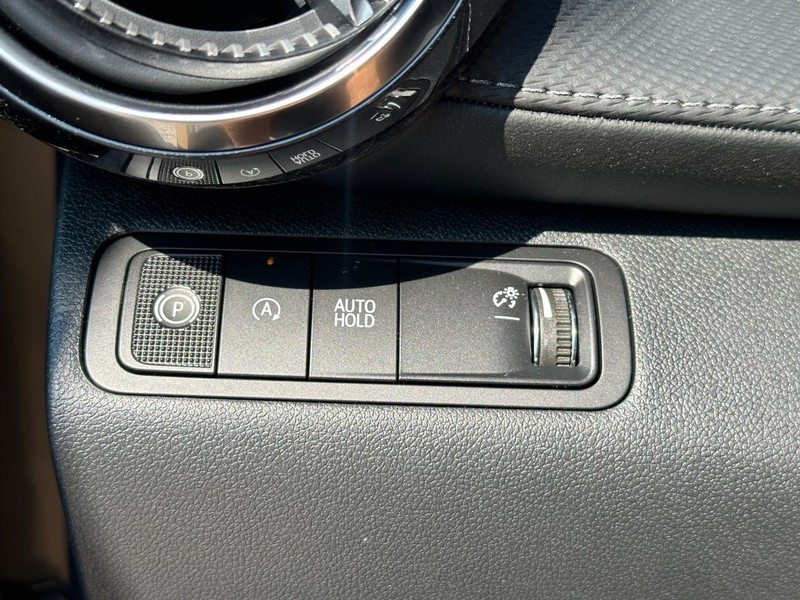 Chevrolet Equinox Vehicle Full-screen Gallery Image 16