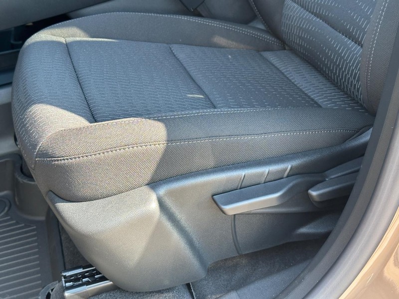 Chevrolet Equinox Vehicle Full-screen Gallery Image 18