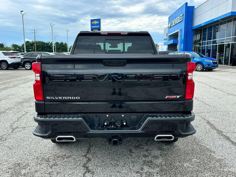 Chevrolet Silverado 1500 Vehicle Full-screen Gallery Image 4