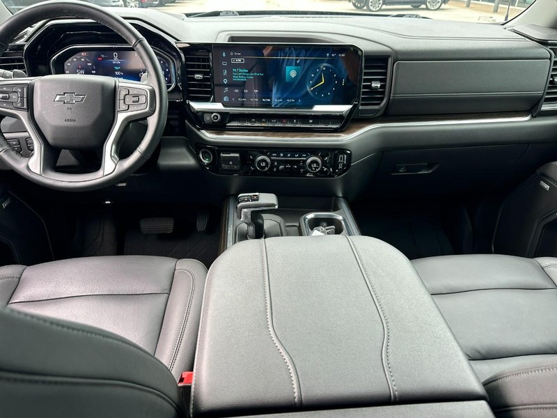 Chevrolet Silverado 1500 Vehicle Full-screen Gallery Image 11