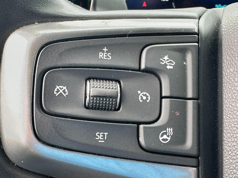 Chevrolet Silverado 1500 Vehicle Full-screen Gallery Image 18