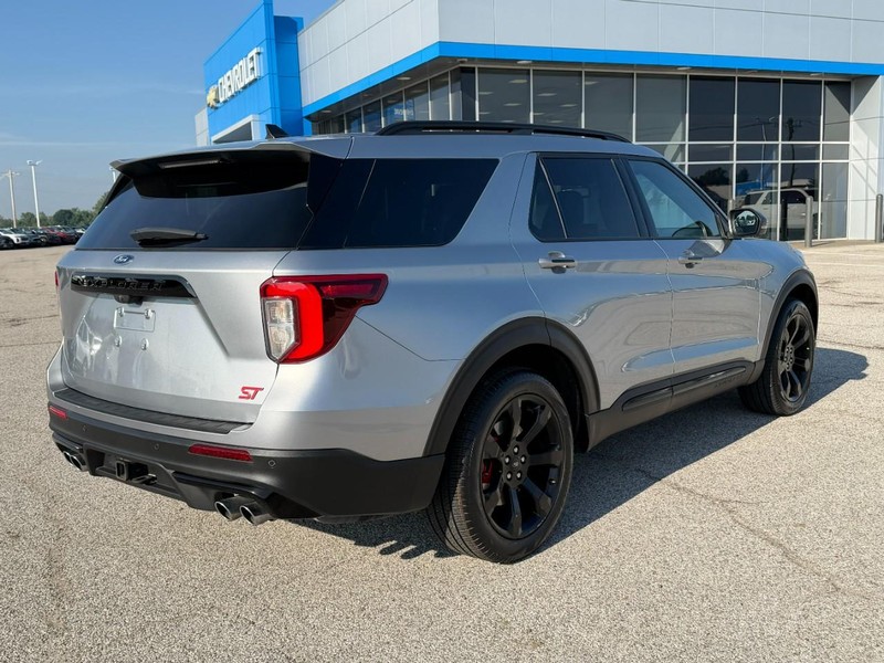 Ford Explorer Vehicle Full-screen Gallery Image 7