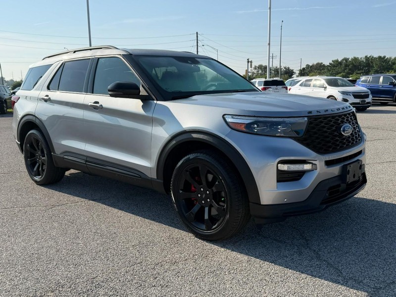 Ford Explorer Vehicle Full-screen Gallery Image 8
