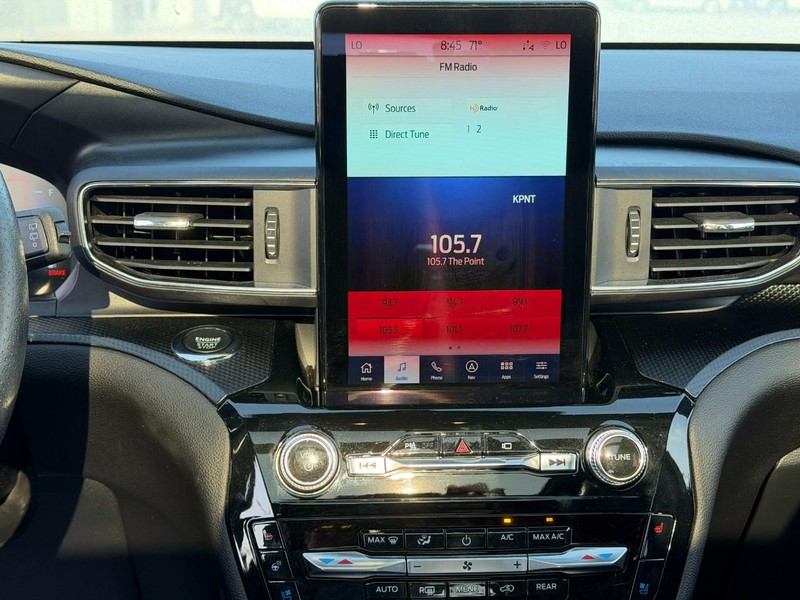 Ford Explorer Vehicle Full-screen Gallery Image 16
