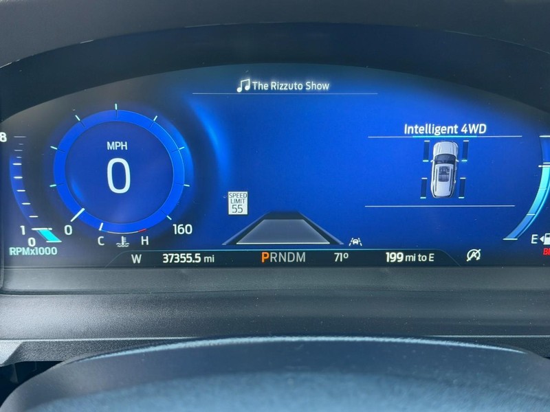 Ford Explorer Vehicle Full-screen Gallery Image 24