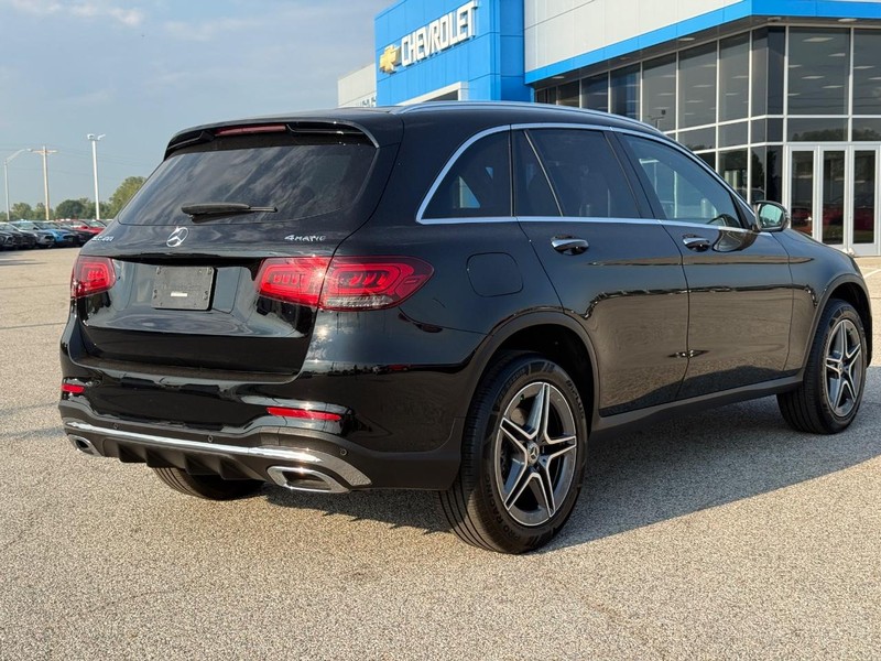 Mercedes-Benz GLC Vehicle Full-screen Gallery Image 5