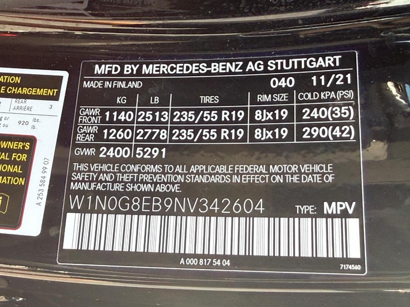 Mercedes-Benz GLC Vehicle Full-screen Gallery Image 26