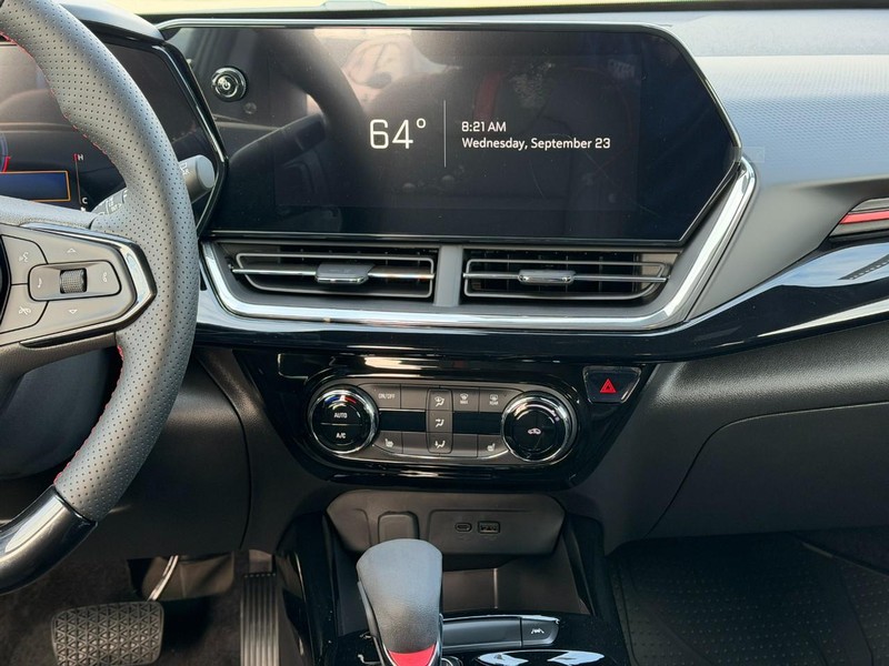 Chevrolet Trax Vehicle Full-screen Gallery Image 7