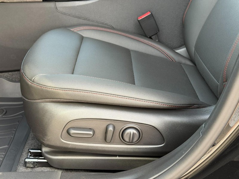 Chevrolet Trax Vehicle Full-screen Gallery Image 10